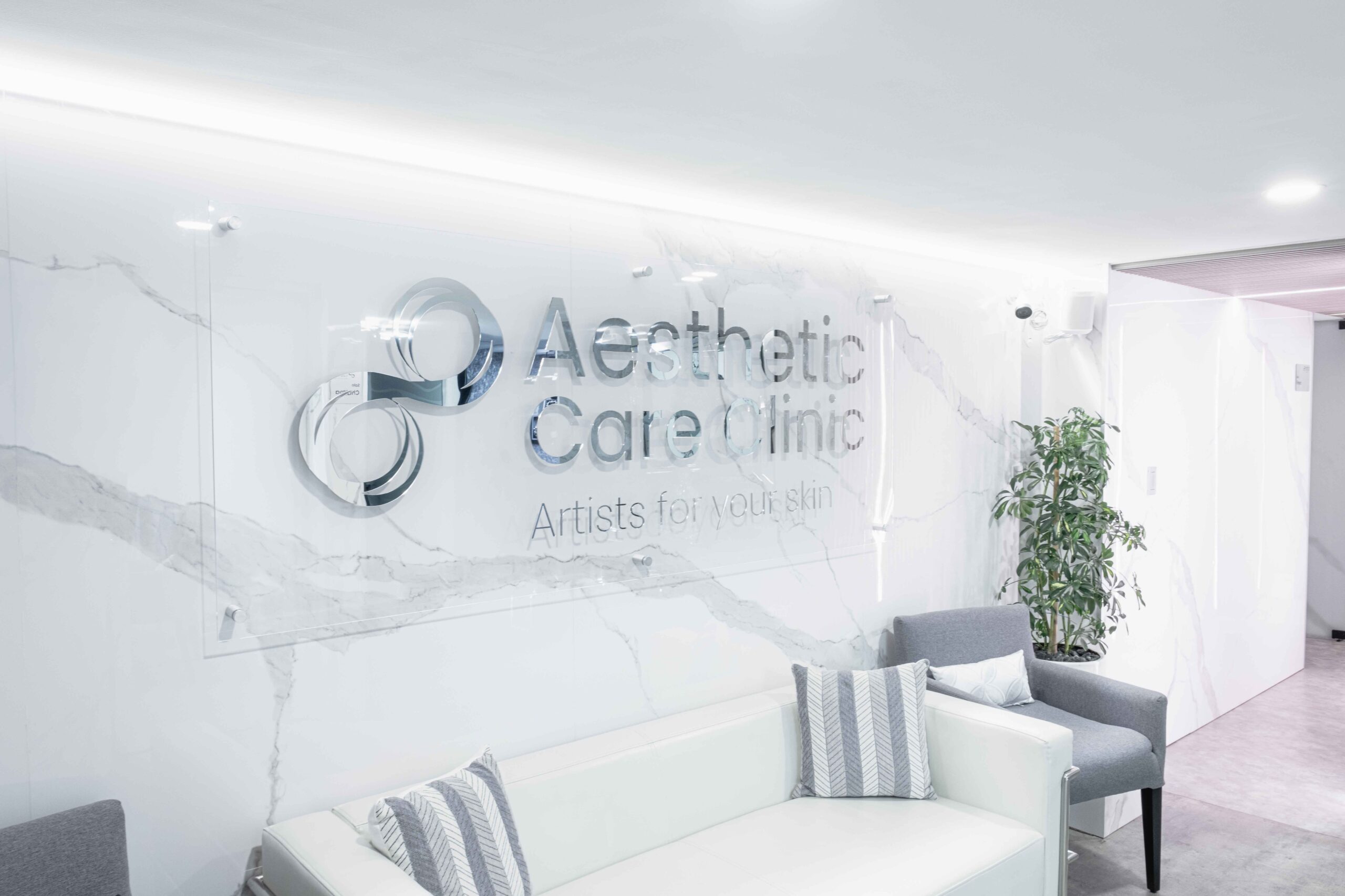 Dr-Hiram-Elizondo-cuadro-aesthetic-clinic